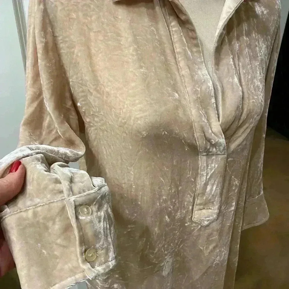 Anthropologie‎ Women's Silk Beige Soft Pullover Collared Medium Top Blue Tassel - Picture 5 of 15